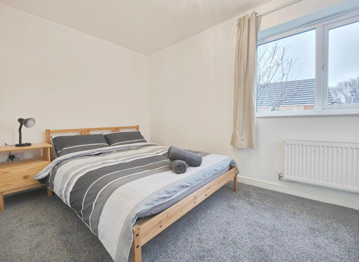 The Metcombe - Holiday Home With Free Parking 10 Minutes Walk To Etihad Stadium & Coop Live Arena Manchester Exterior photo