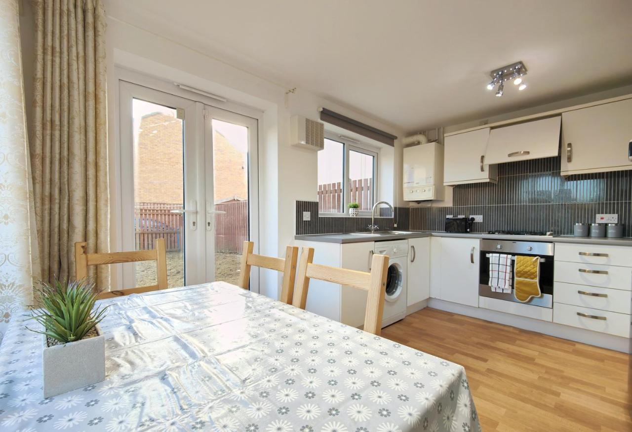 The Metcombe - Holiday Home With Free Parking 10 Minutes Walk To Etihad Stadium & Coop Live Arena Manchester Exterior photo
